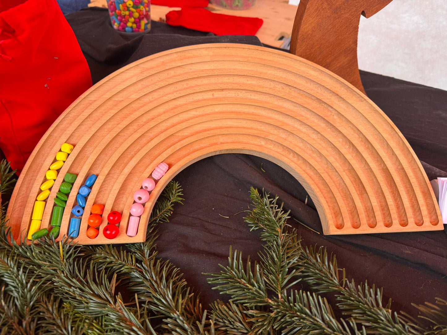 Zähl- und Legeregenbogen aus Holz – Zählen, Sortieren, Muster legen